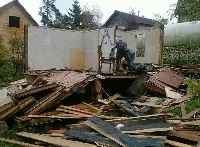 стоимость демонтажа дома из бревна
